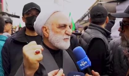 IL SEGRETARIO ALLA GUERRA USA PETE HEXT HA DICHIARATO CHE I LEADER IRANIANI SI SONO RIFUGIATI SOTTOTERRA INTANTO i leader  IRANIANI HANNO SFILATO A TEHERAN