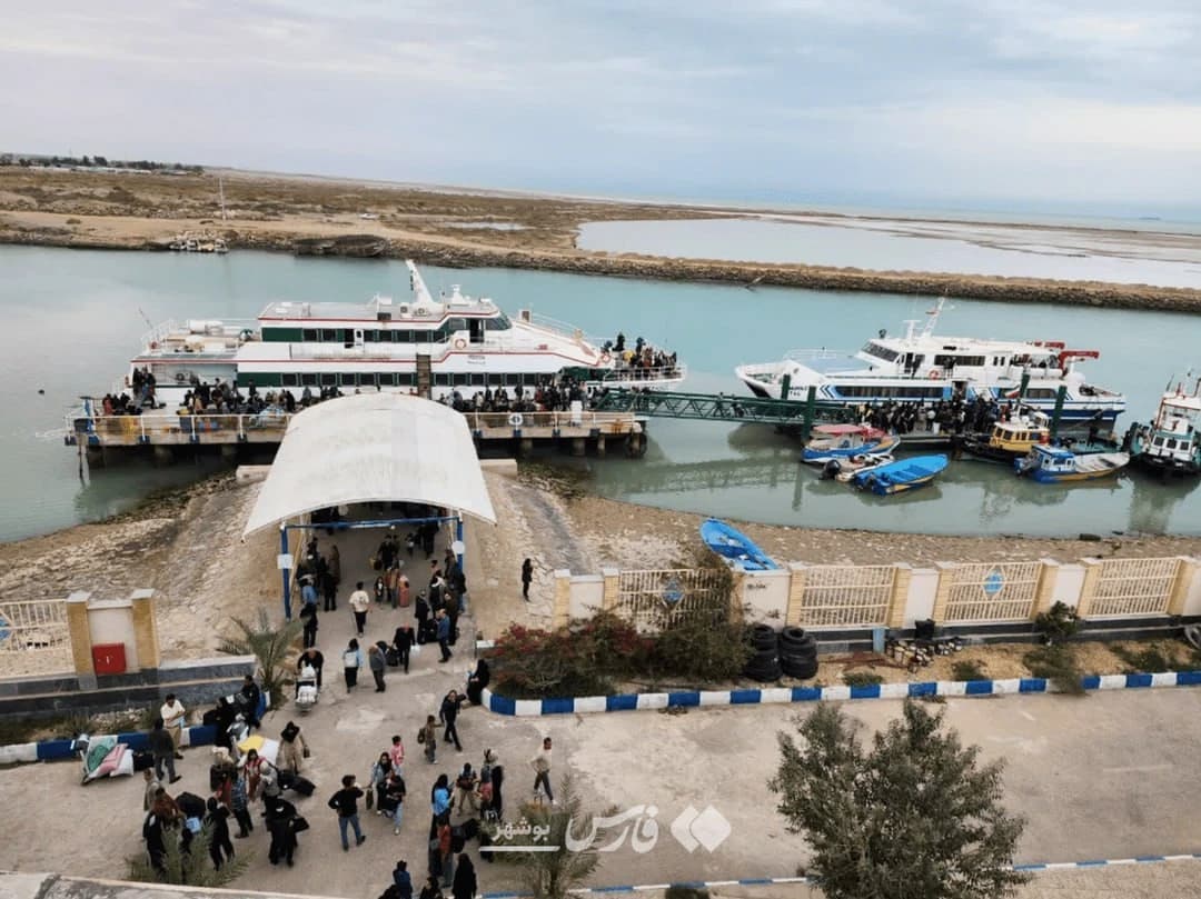 despite the bombing ordered by Donald Trump on Khark Island, the Iranians continue to operate on the island. A sign that the structure has not been neutralized.