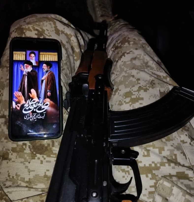Iranian internal channels released photos of citizens and soldiers who swear allegiance to the new supreme leader. Images used to show unity and internal support.