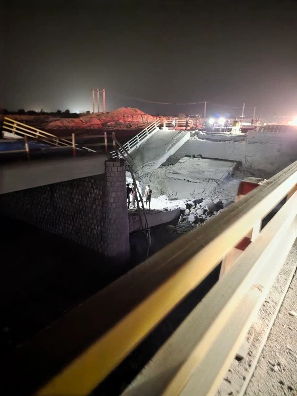 IRAN - BOMBARDAMENTO USA SUL PONTE DI BANDAR KHAMIR, SUD DEL PAESE.