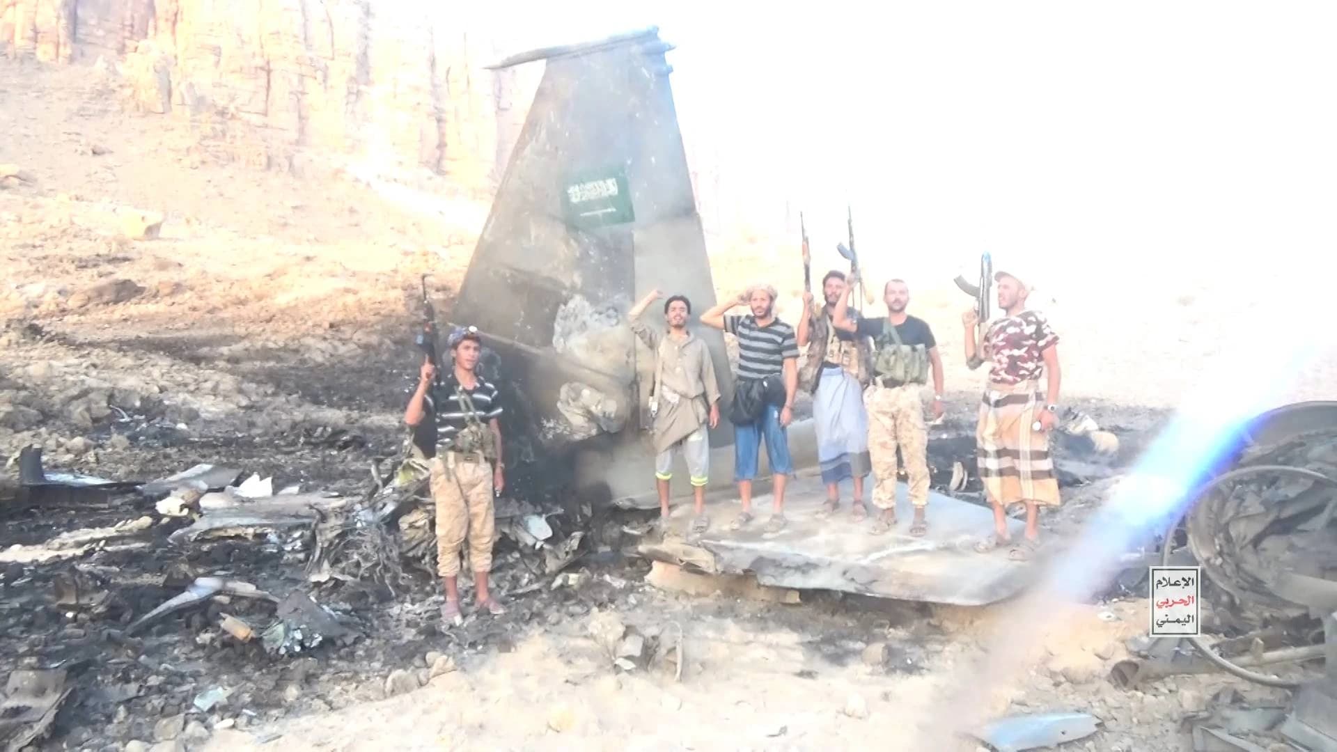 Ansar Allah mostra le immagini di quello che sostiene essere l’abbattimento di un F-15 saudita. Un monito ai Paesi arabi? E torna la domanda: perché sono stati lanciati allarmi, ancora da verificare, su presunti attacchi ai luoghi sacri?