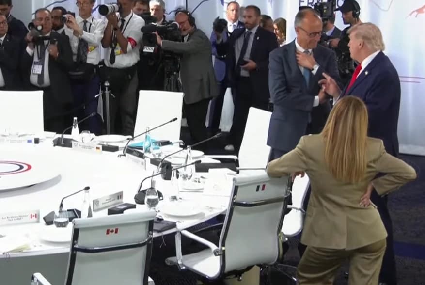 The international stance of our Prime Minister, before the world, at a G7 that looked more like a funeral. After the era of statesmen, influencers remain who read ideas not theirs. And Italy, the real one, is elsewhere.